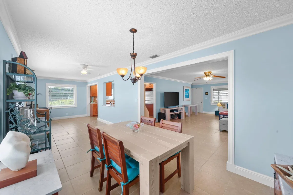 Residence photo 19