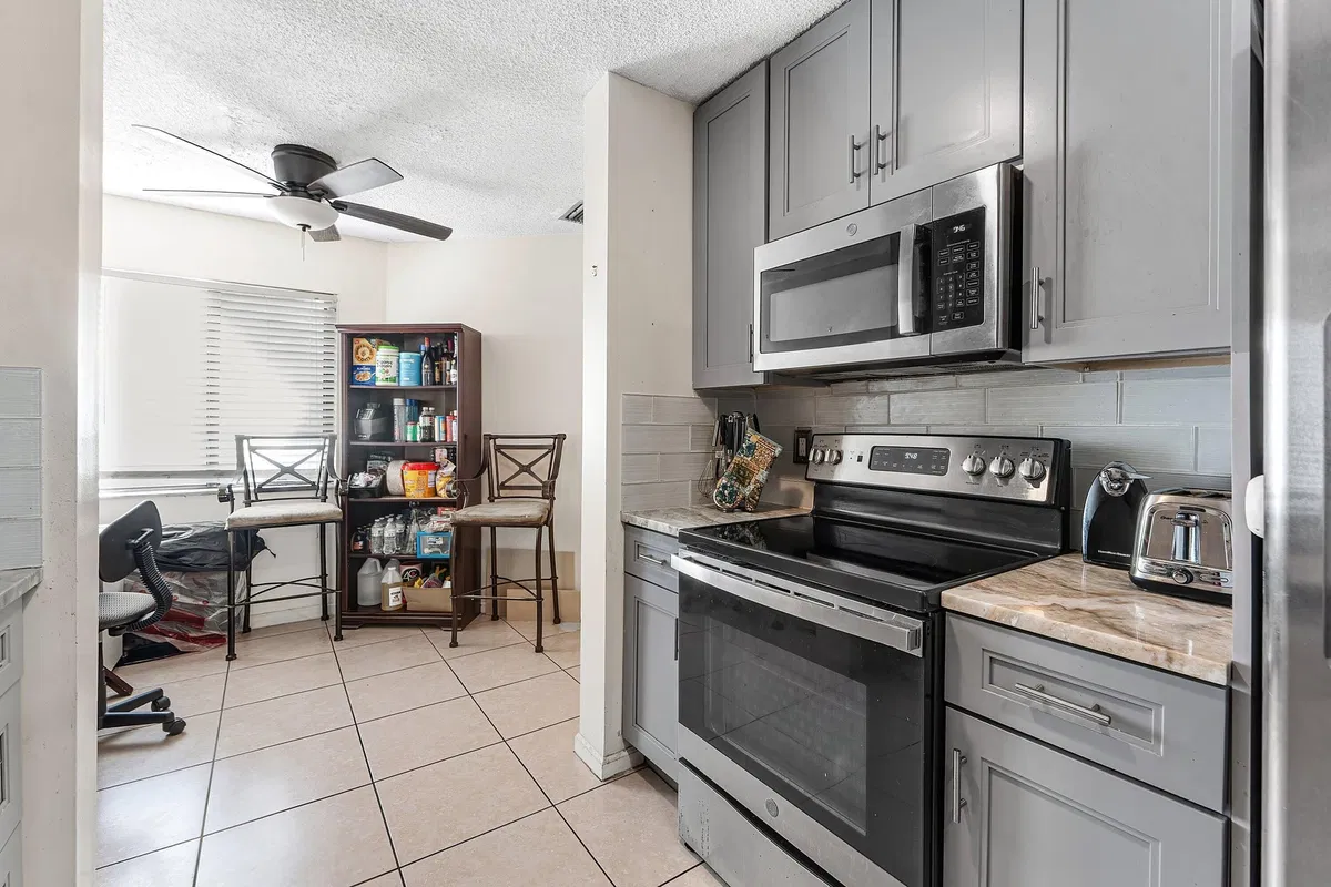  Residence photo 25