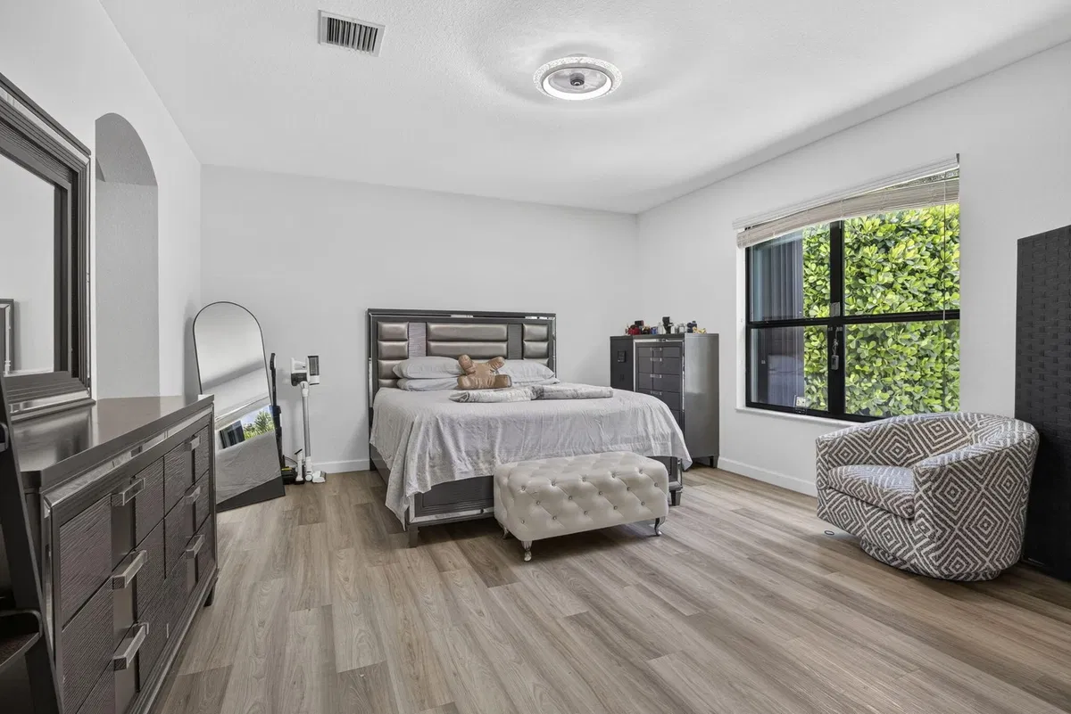 Residence photo 31