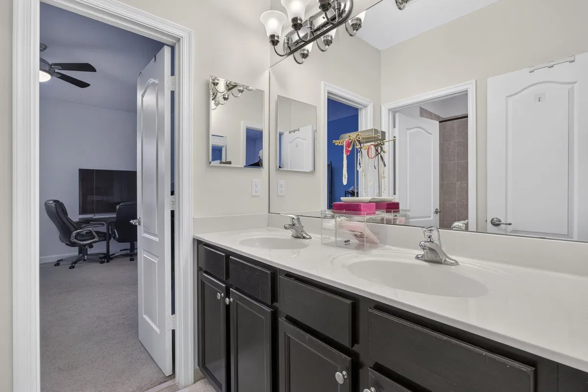 Residence photo 46