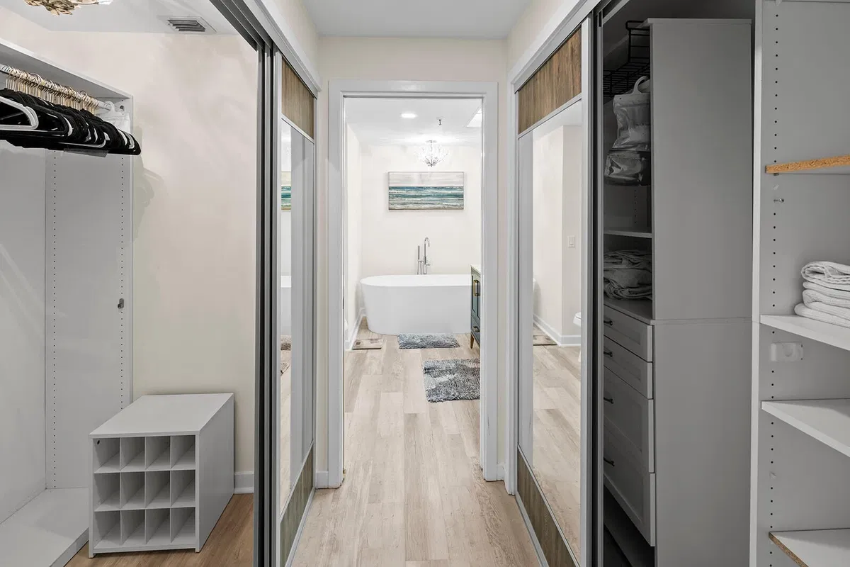 Unit 118 photo 19
