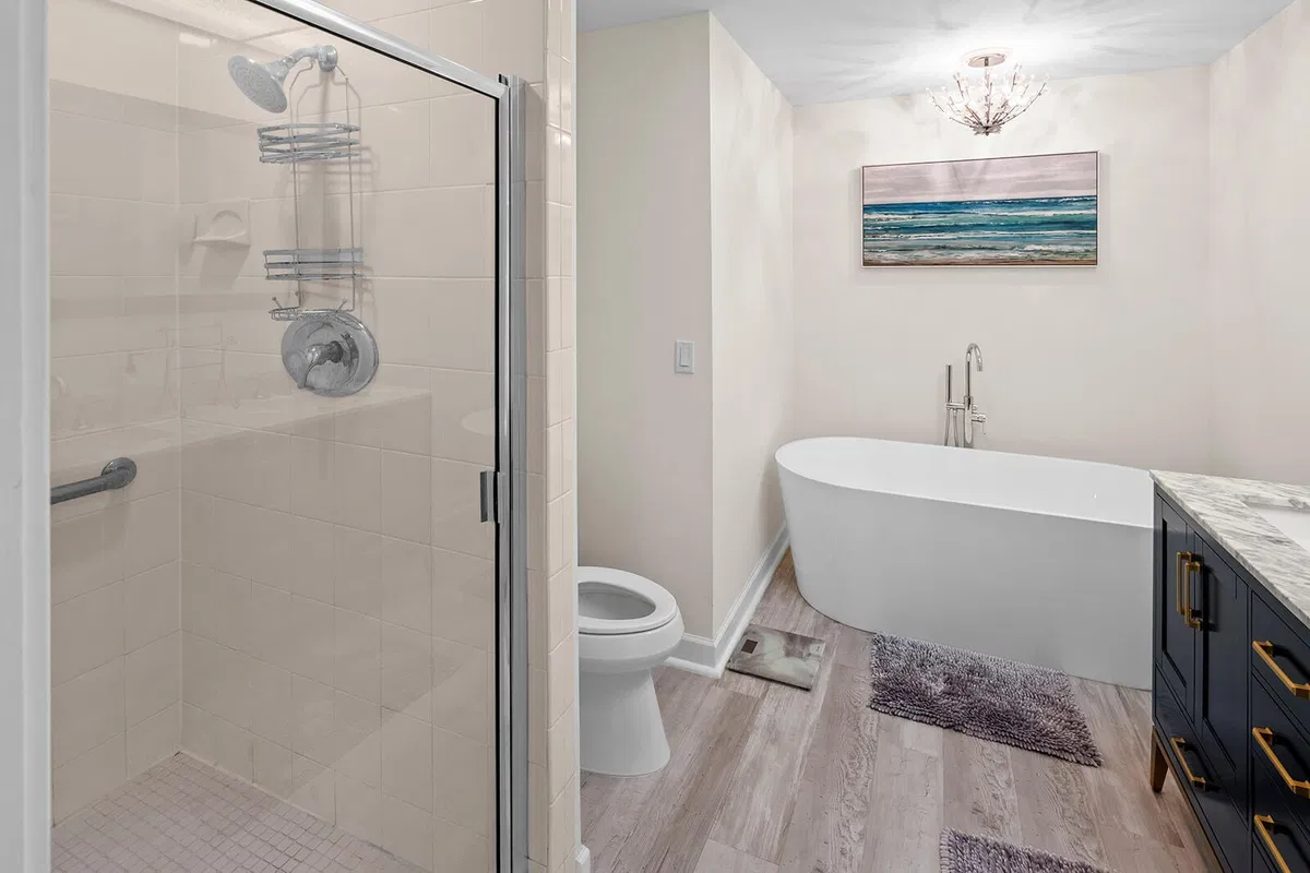 Unit 118 photo 25