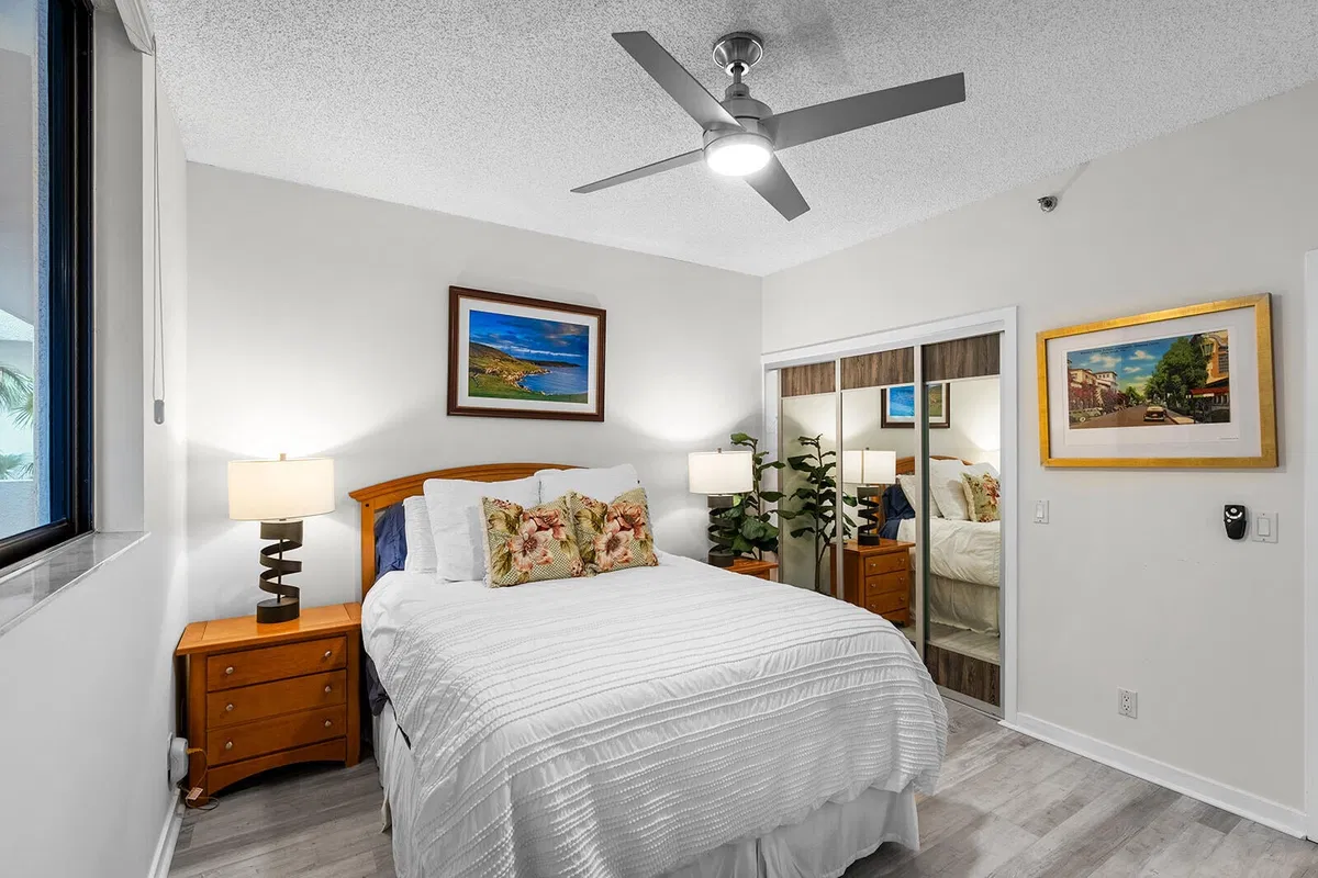Unit 118 photo 28