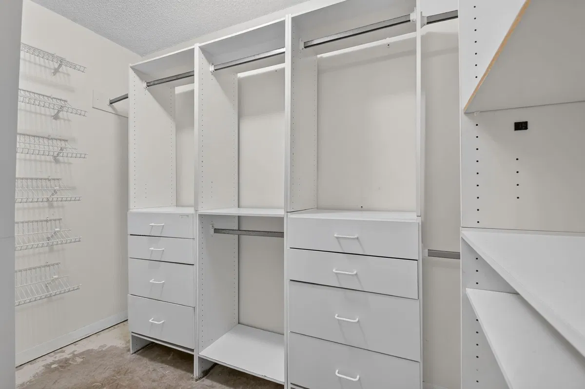 Unit 104 photo 28