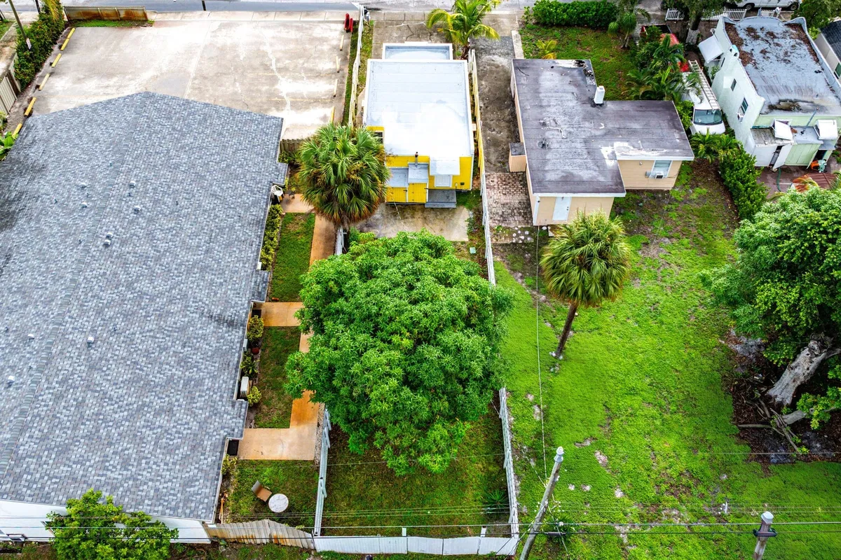  Residence photo 19