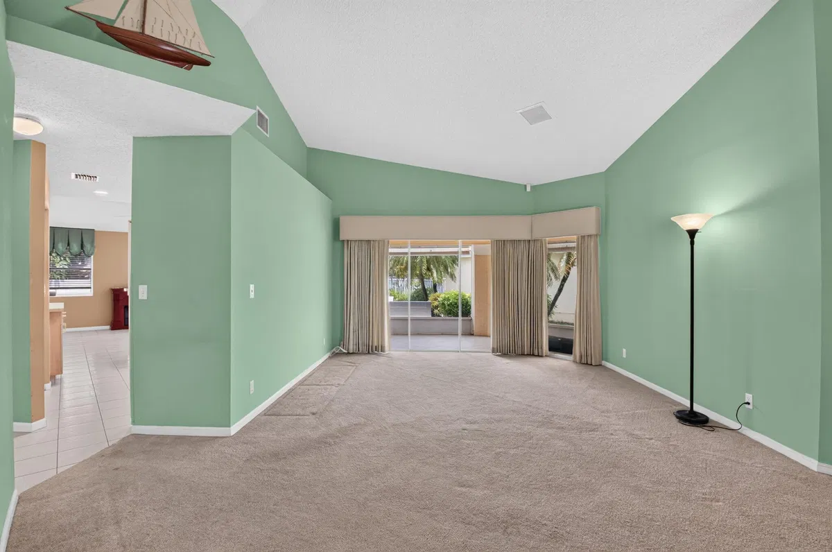 Residence photo 22