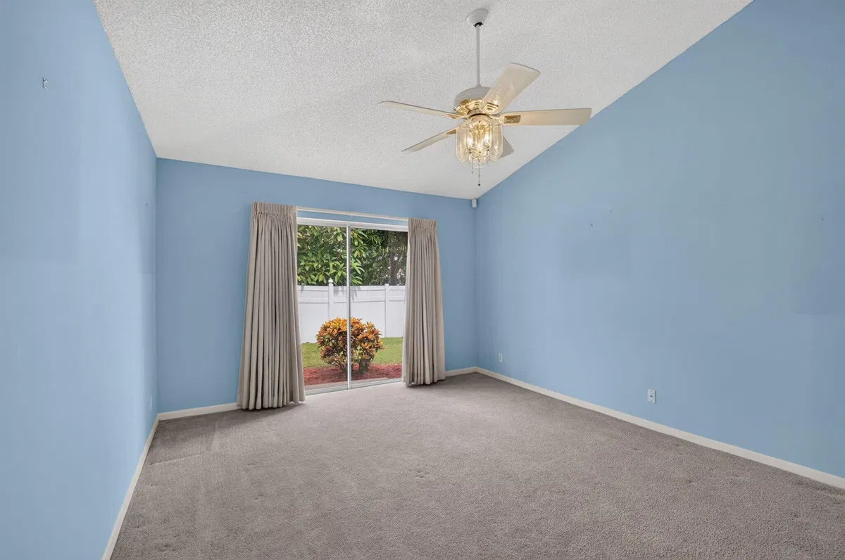 Residence photo 25