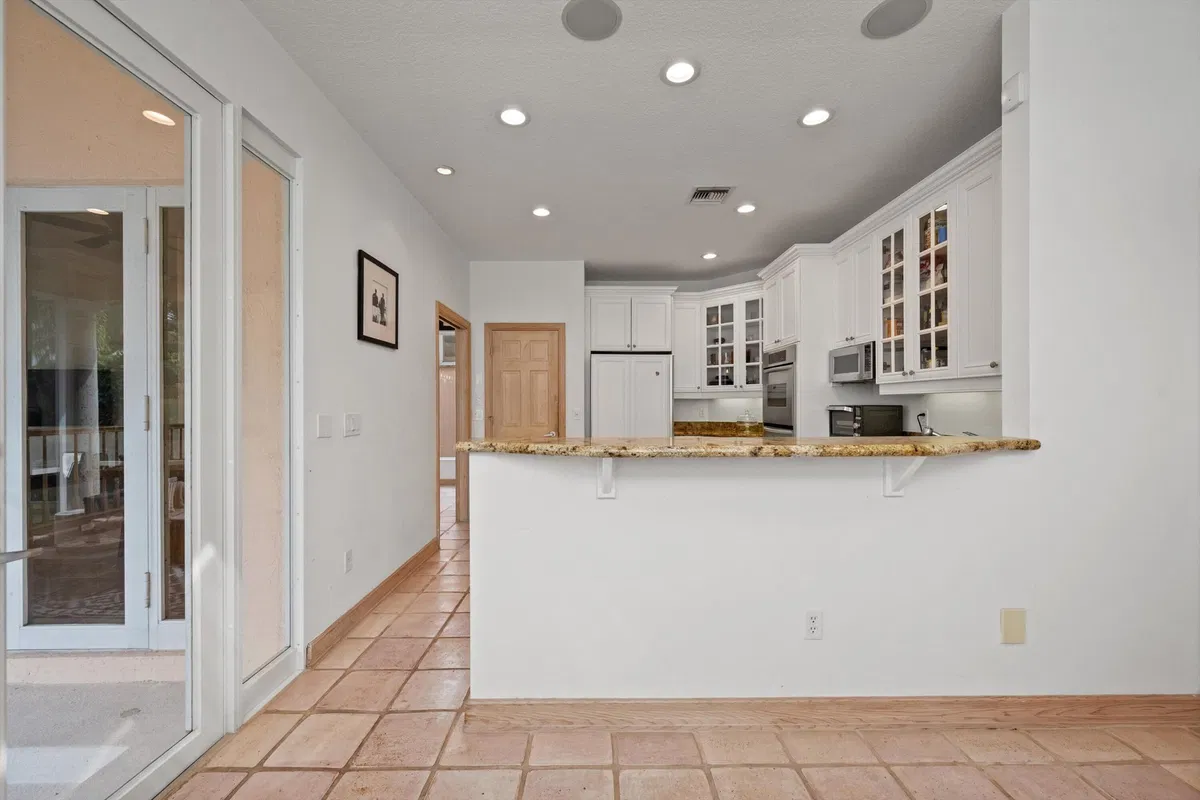 Residence photo 10