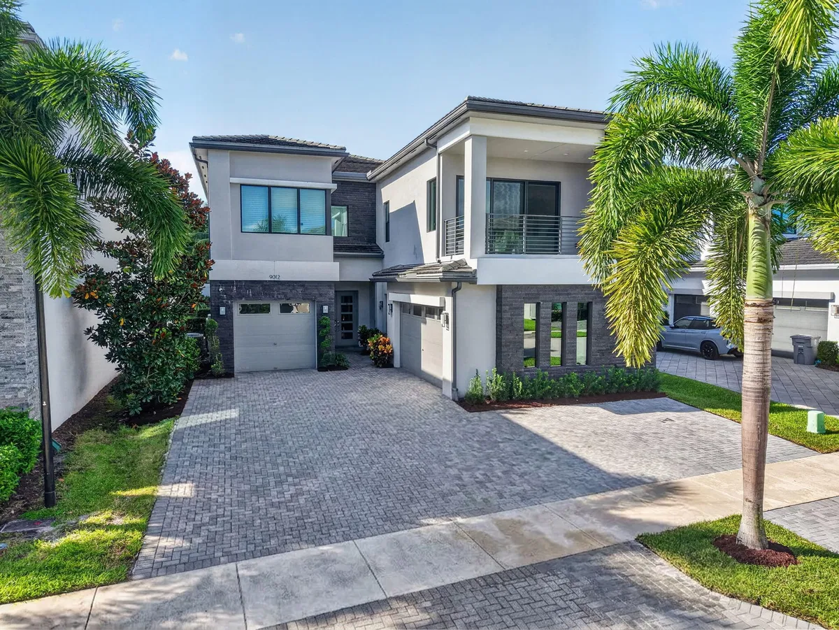 Boca Bridges Residence