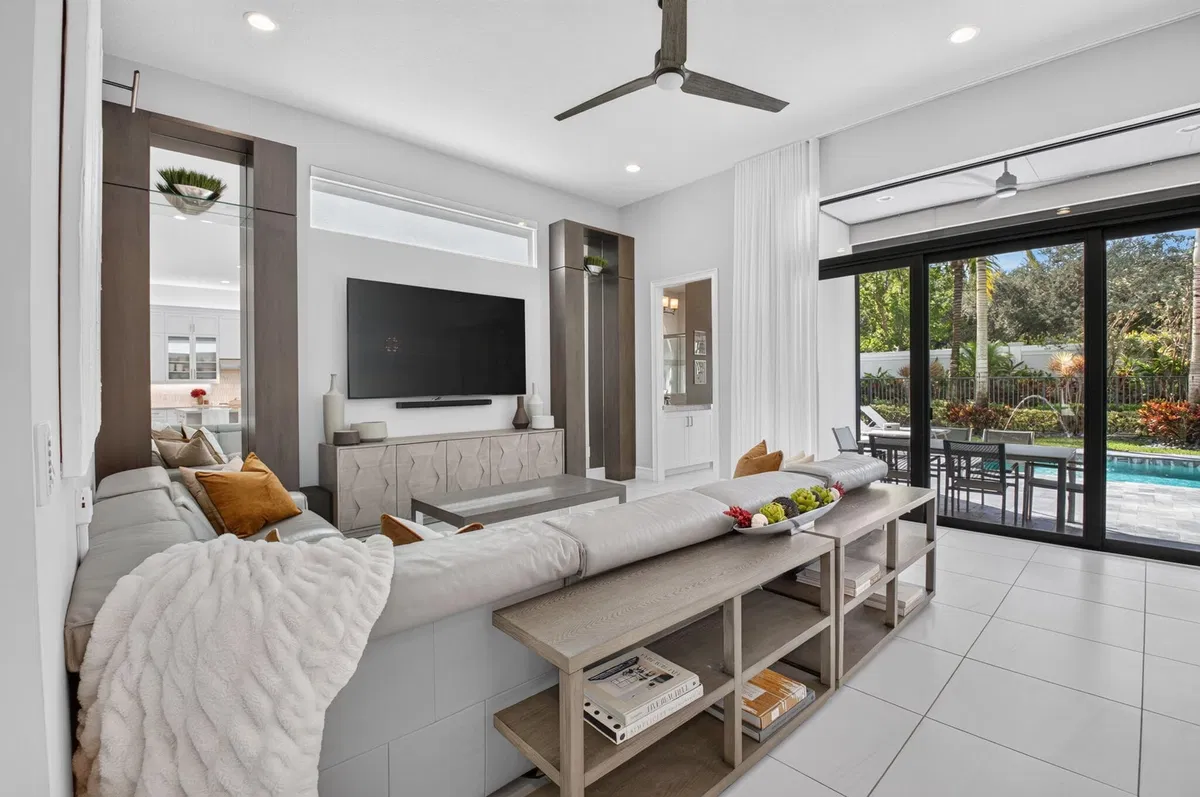 Boca Bridges Residence photo 13