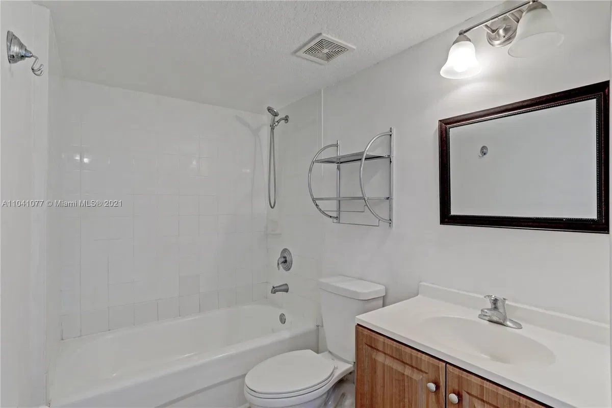 Unit 106 photo 10