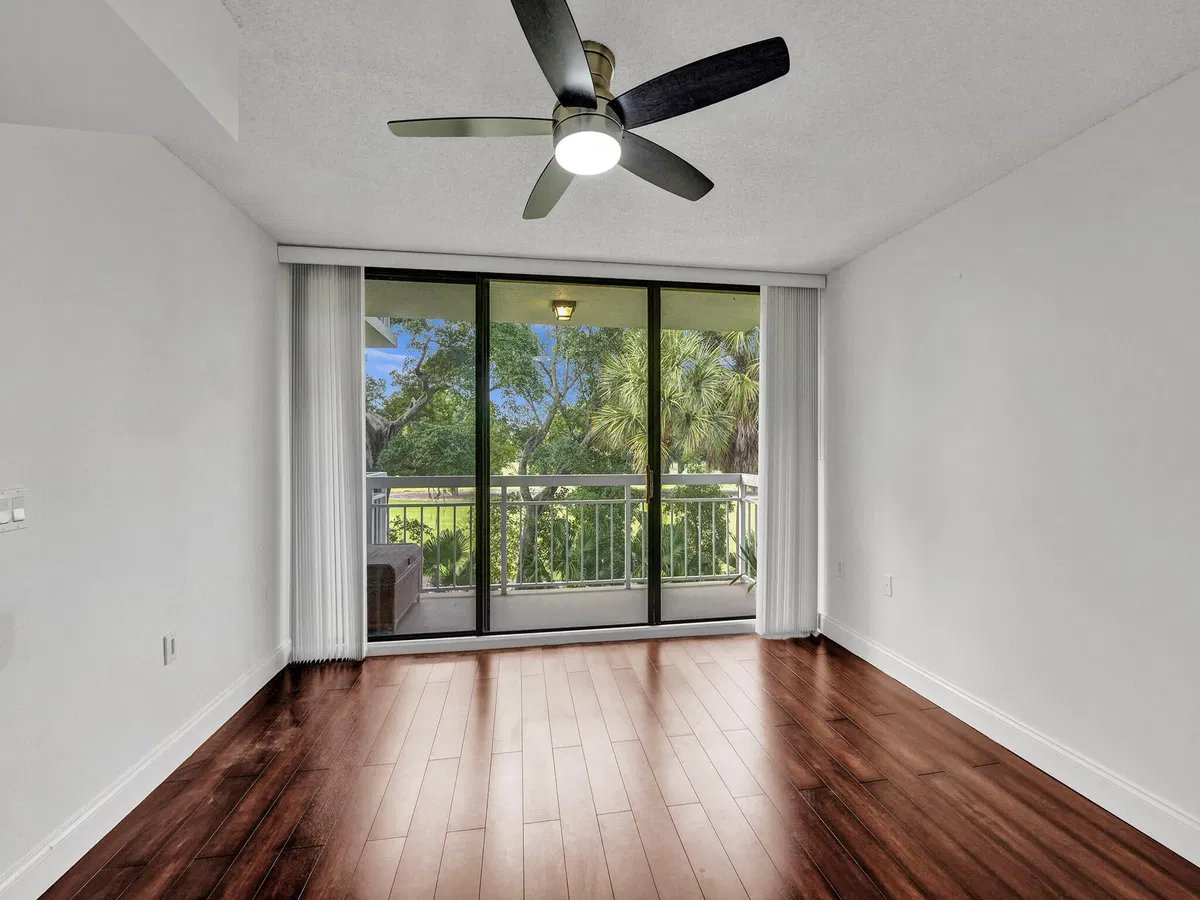  Unit 306 photo 25