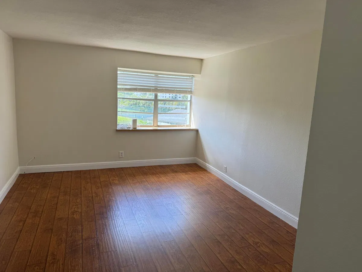 Unit 222 photo 28