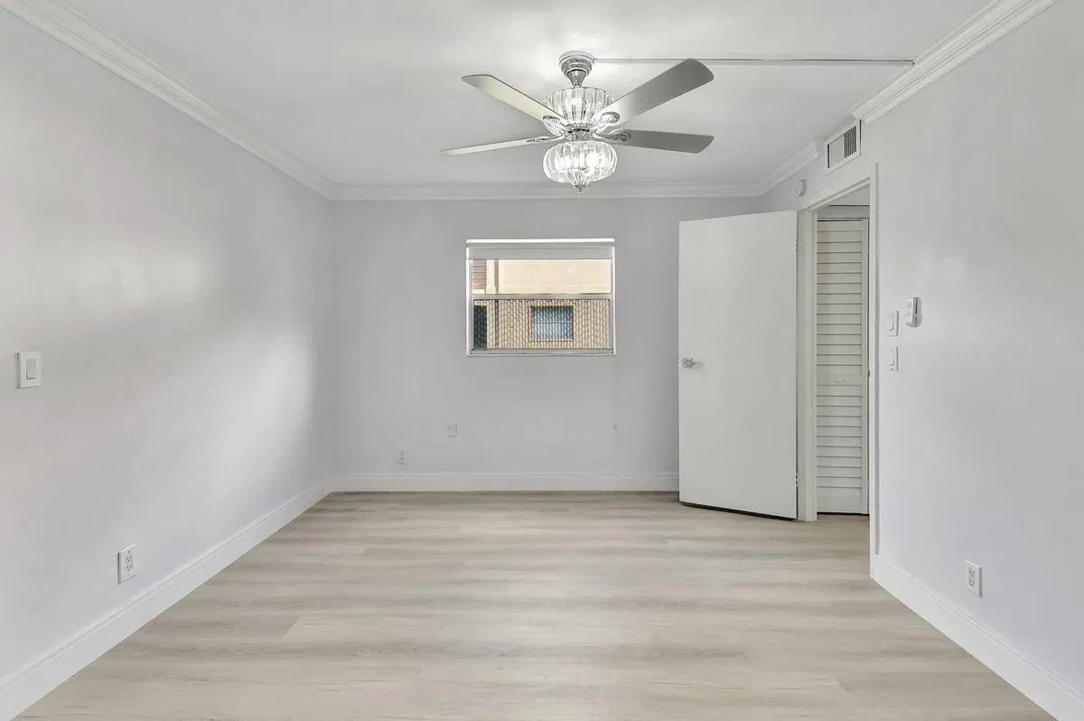  Residence photo 19
