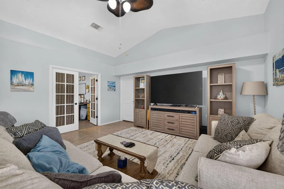 Residence photo 10