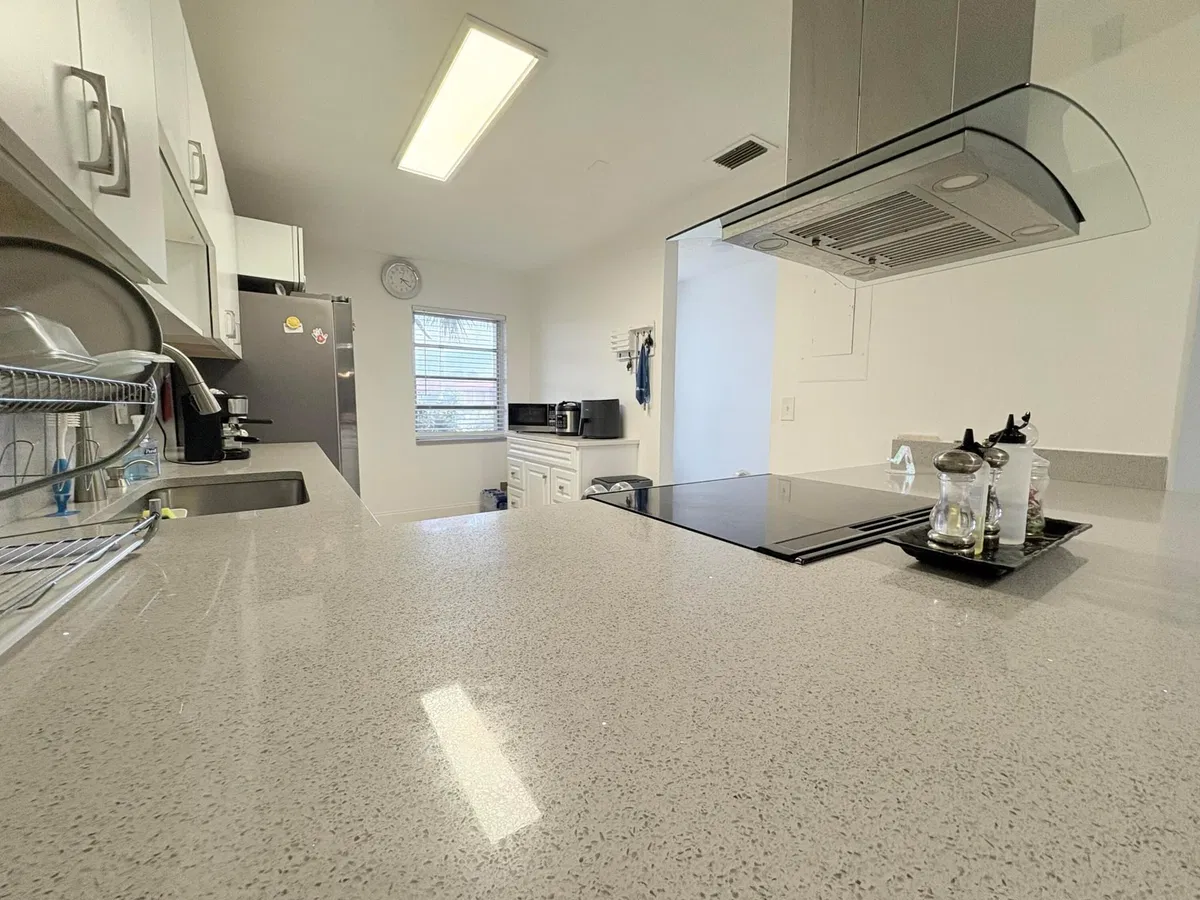 Unit 121 photo 13