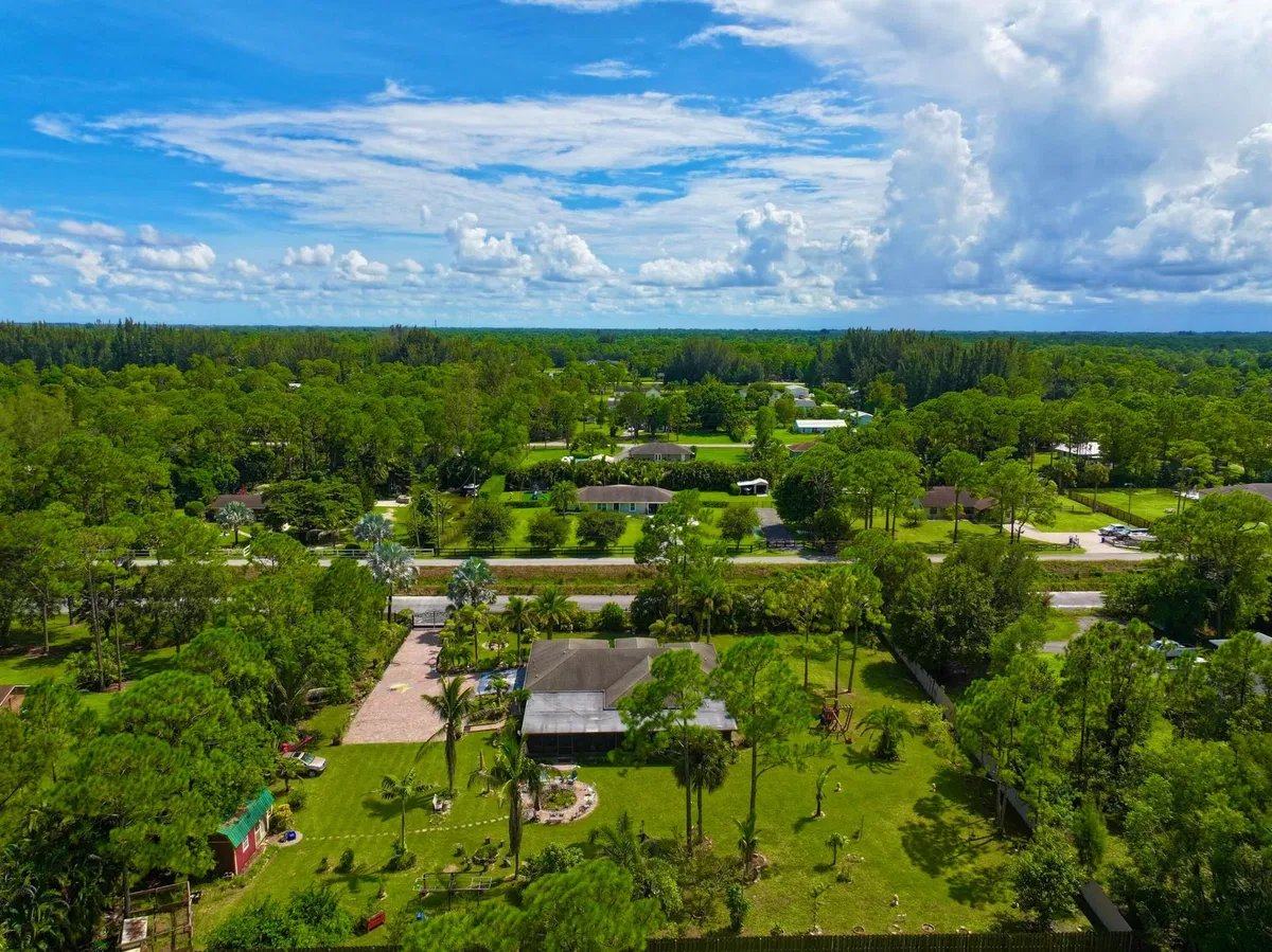 Residence photo 16