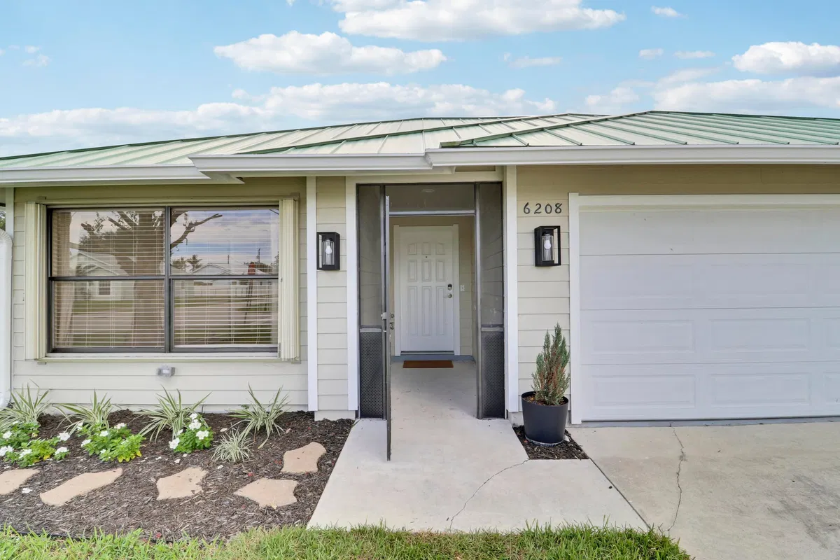 Residence photo 37