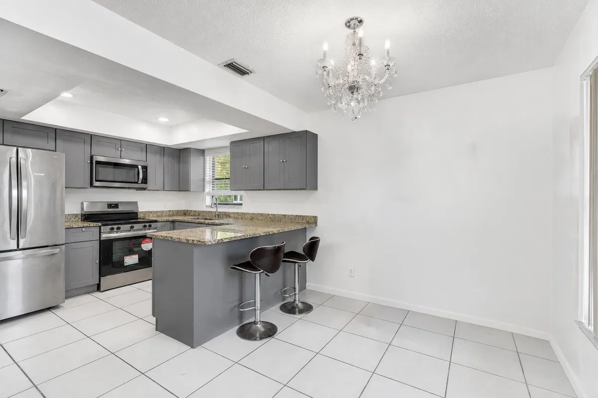 Residence photo 4