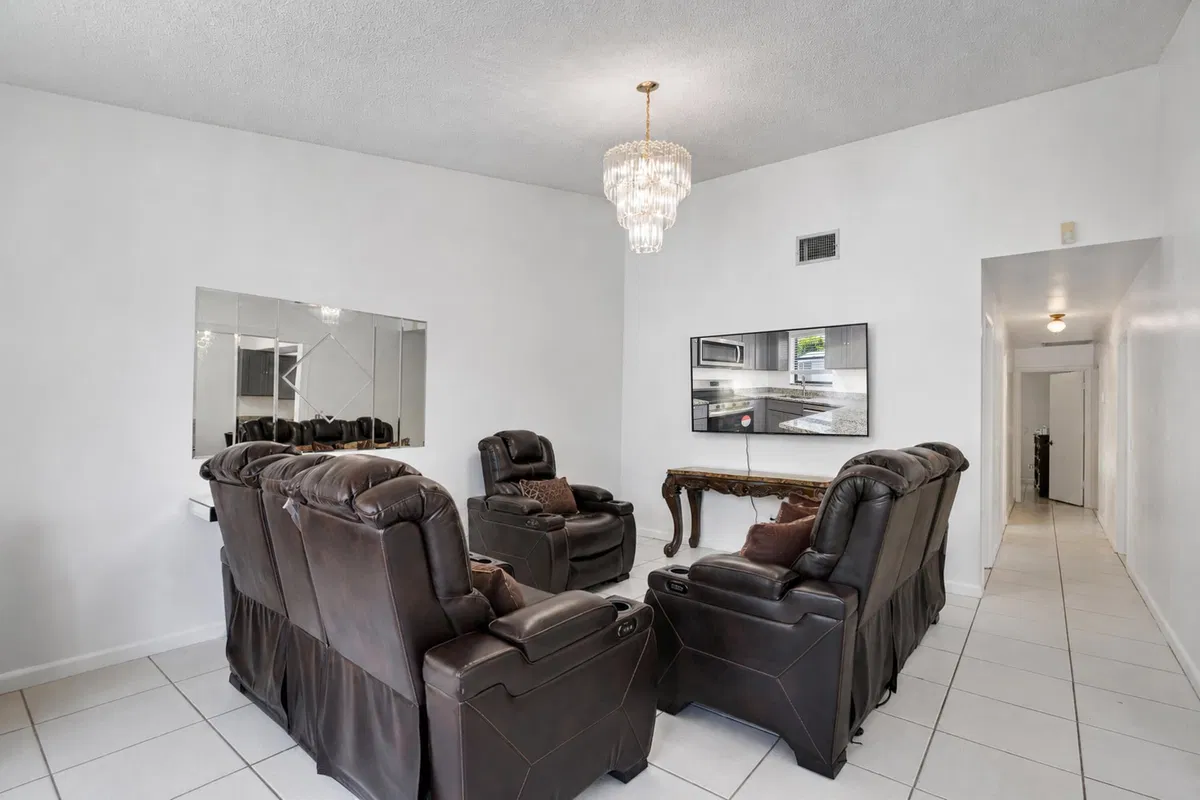 Residence photo 10