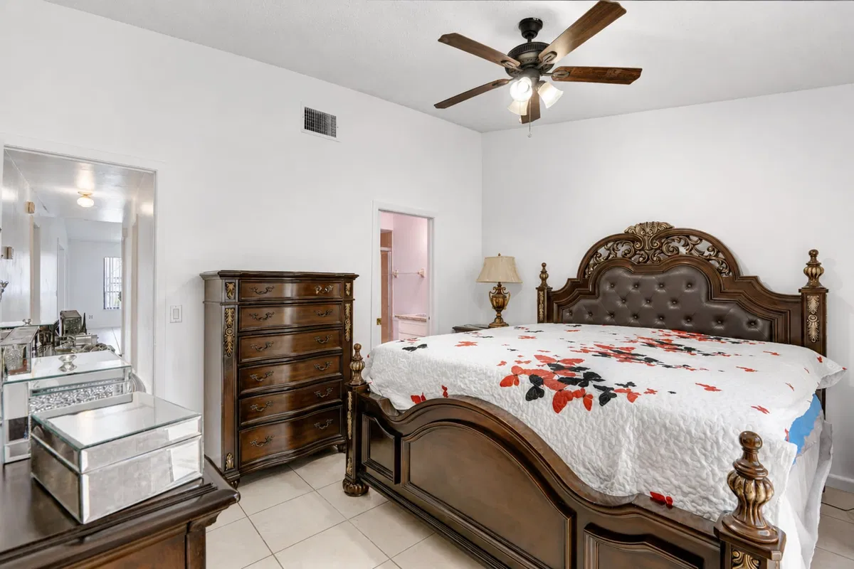Residence photo 22