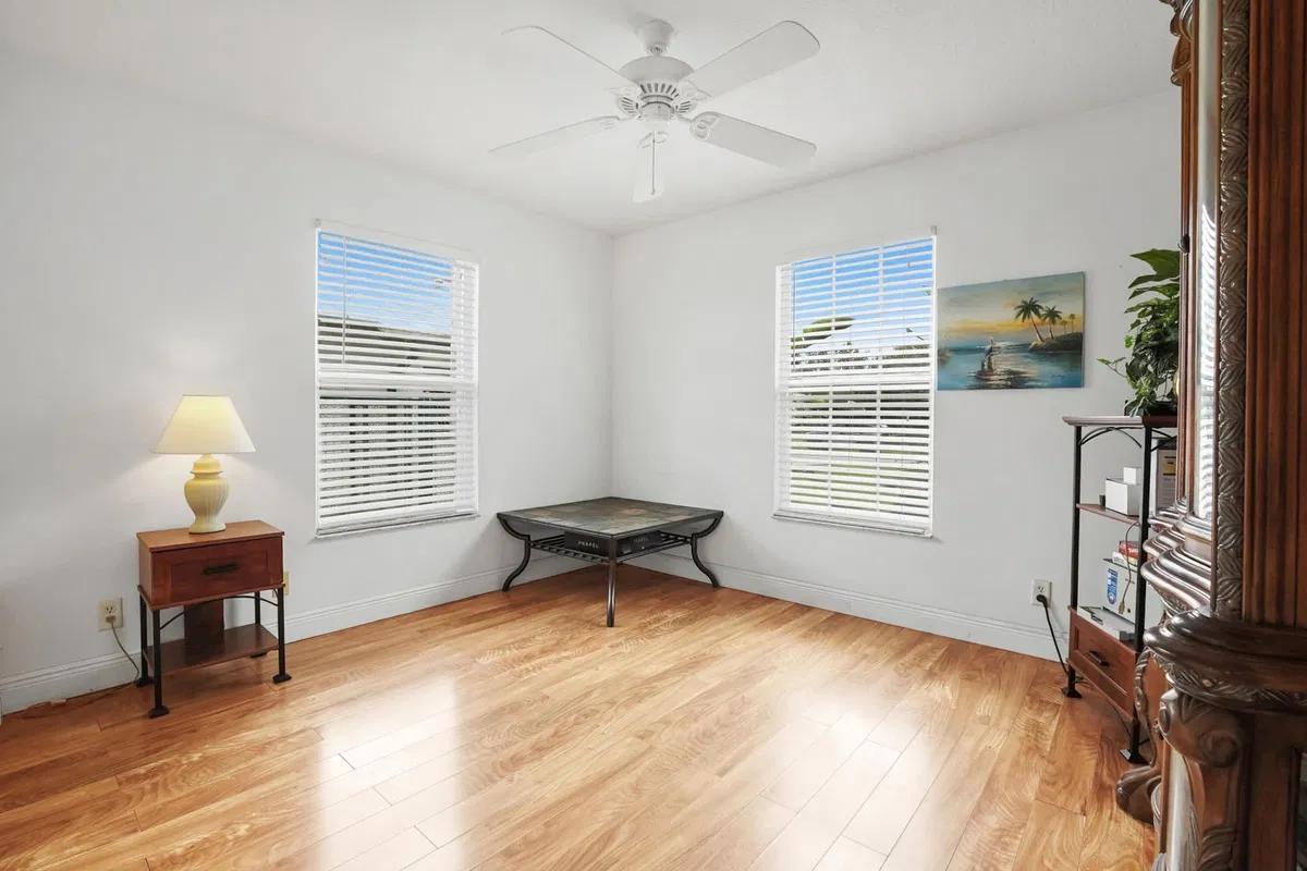 Residence photo 22