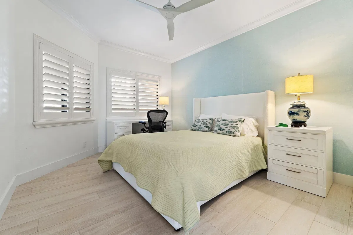 Unit 105 photo 19