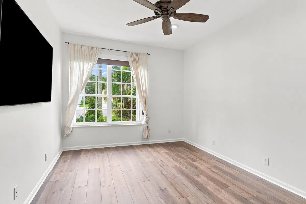  Residence photo 31