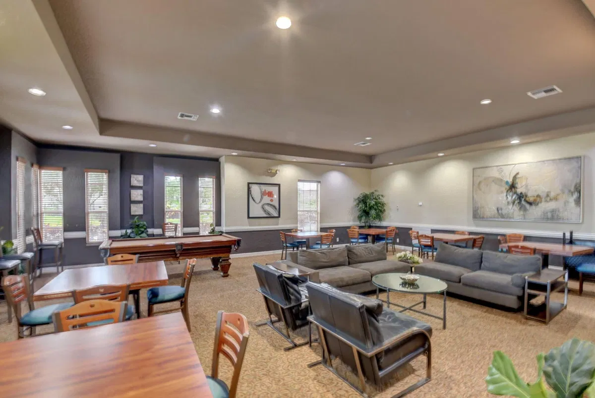 Residence photo 61