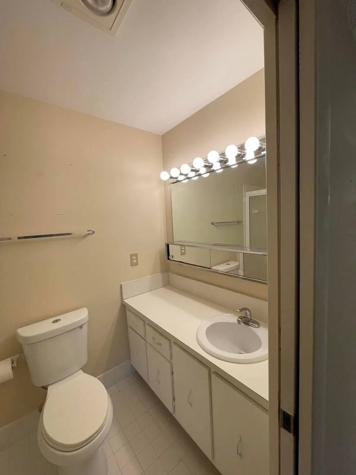  Unit A photo 22