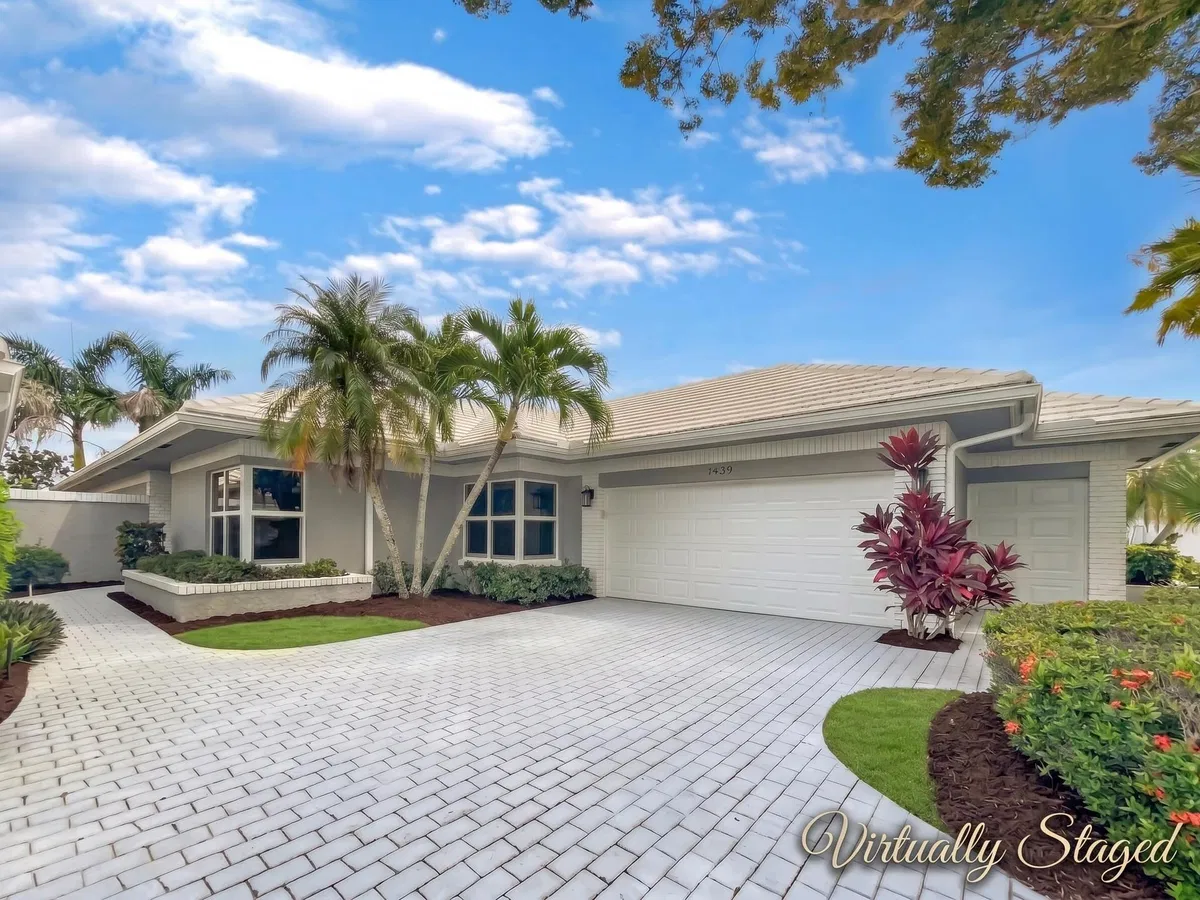 Monarch Country Club Residence