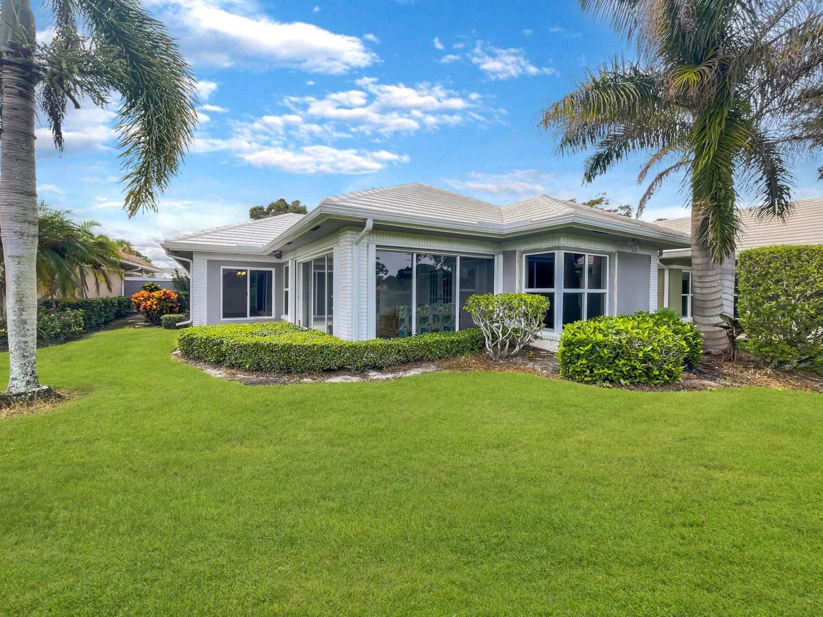Monarch Country Club Residence photo 28