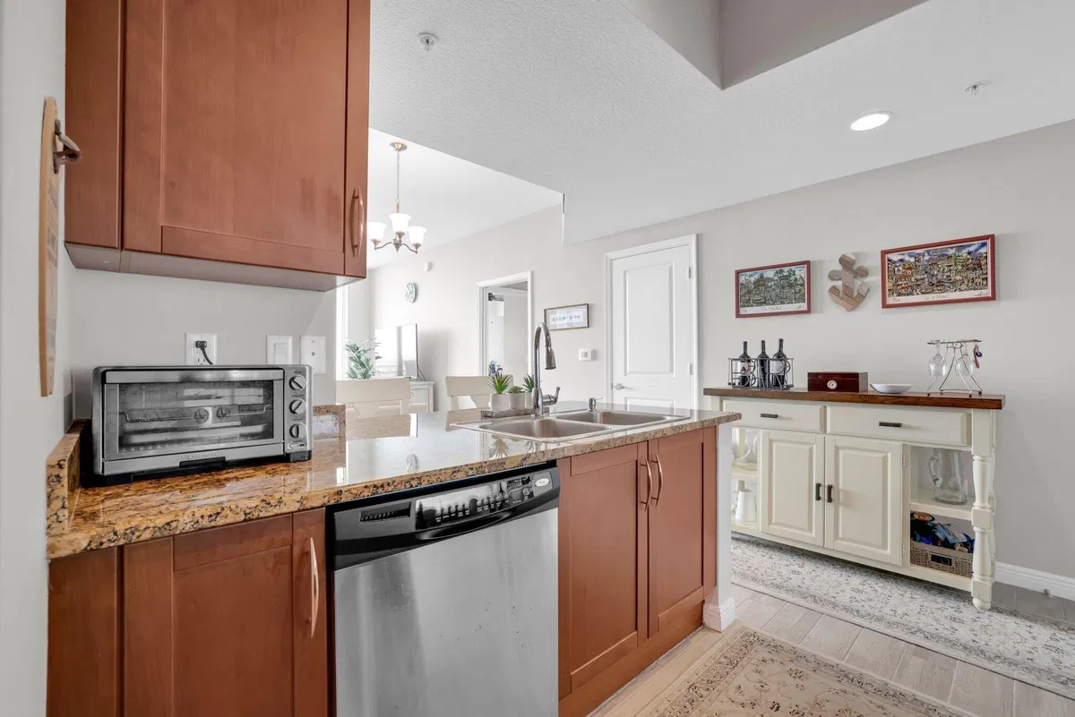 Unit 1213 photo 22