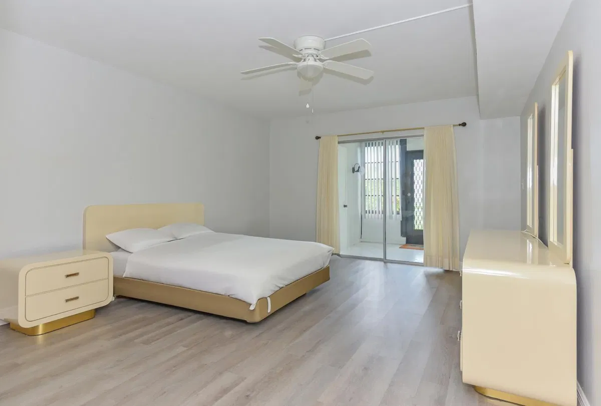 Unit C photo 19