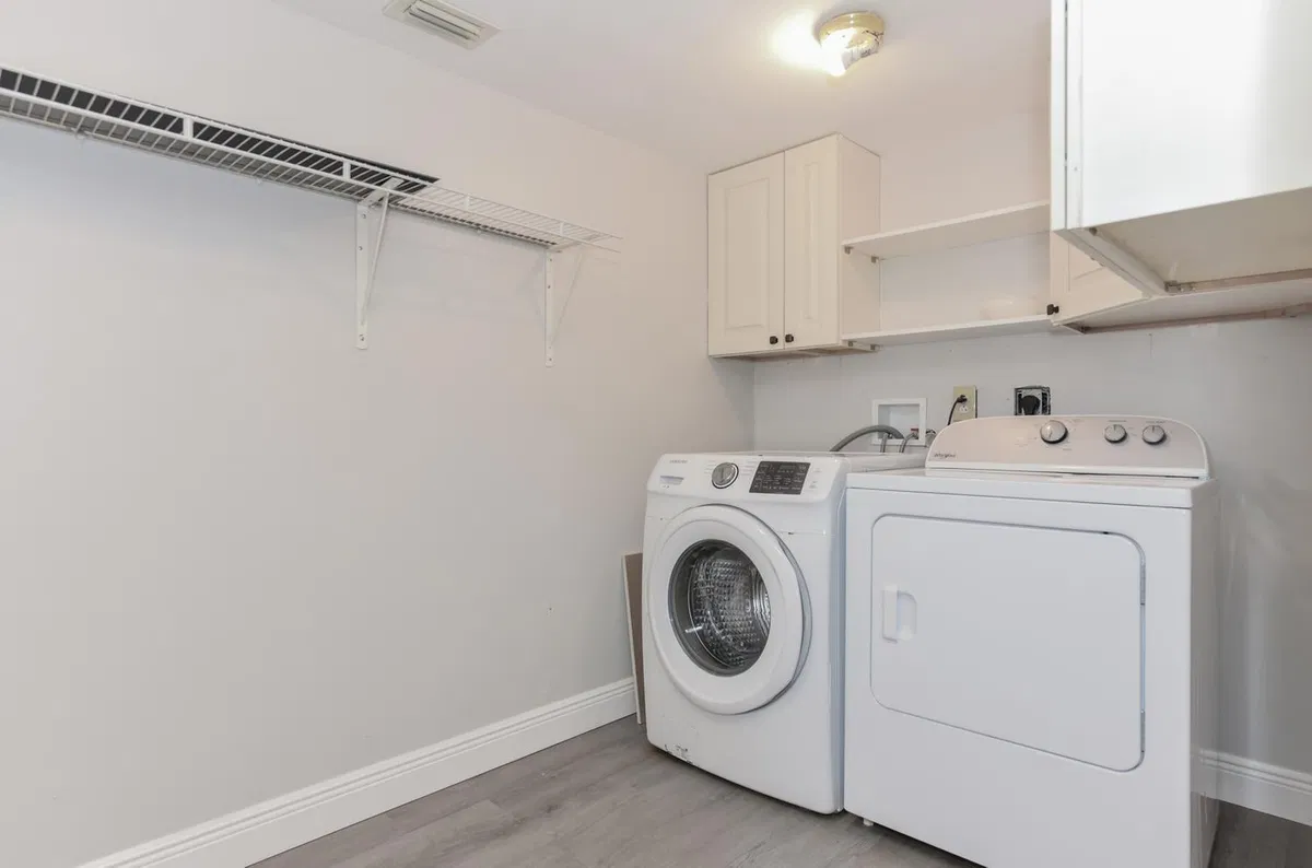 Unit C photo 28