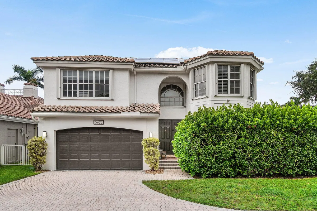 Woodfield Country Club Residence