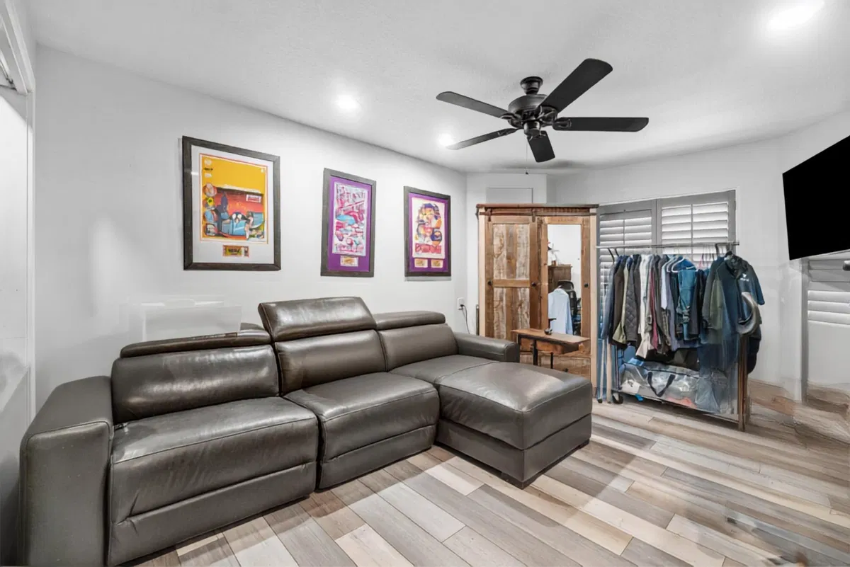 Woodfield Country Club Residence photo 31