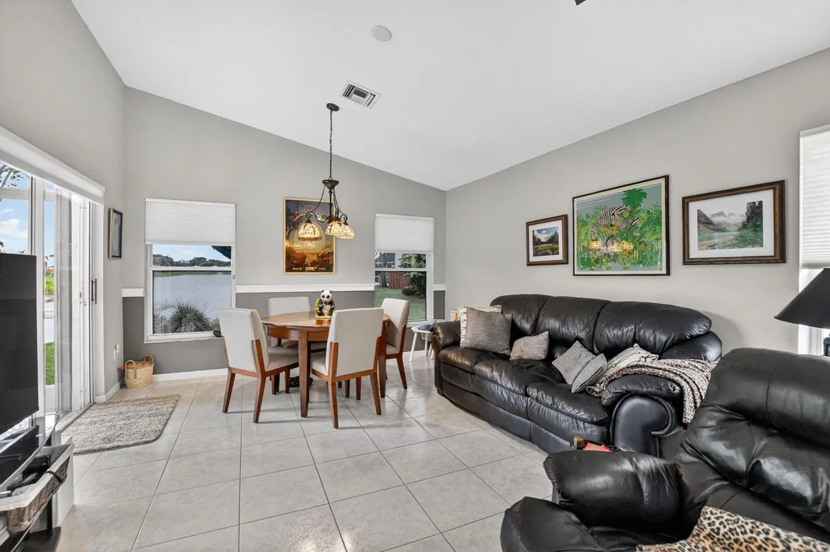 Residence photo 22