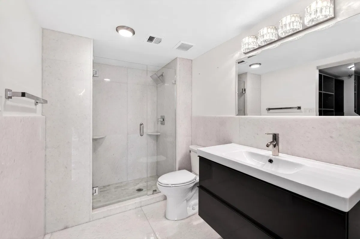 Unit 105 photo 10