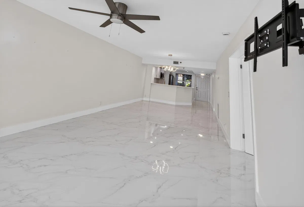 Unit 105 photo 25