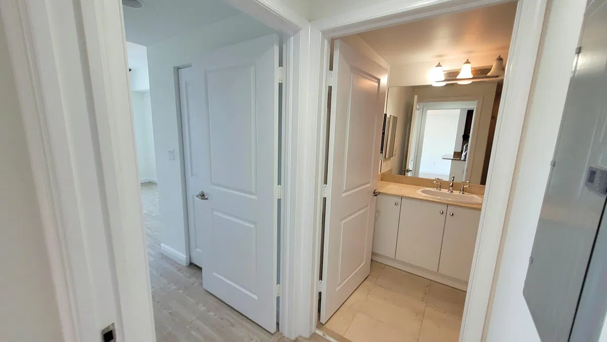 Unit 1003 photo 16