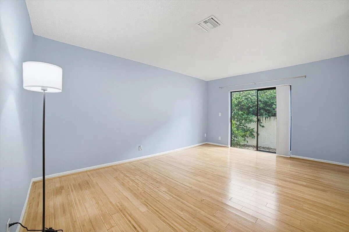  Residence photo 16