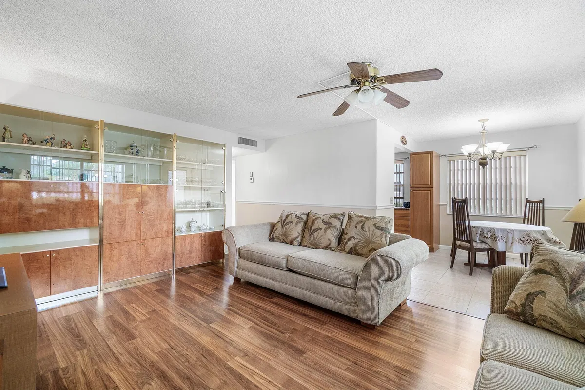 Residence photo 7