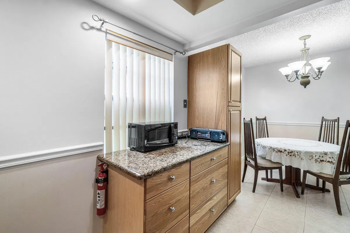 Residence photo 10