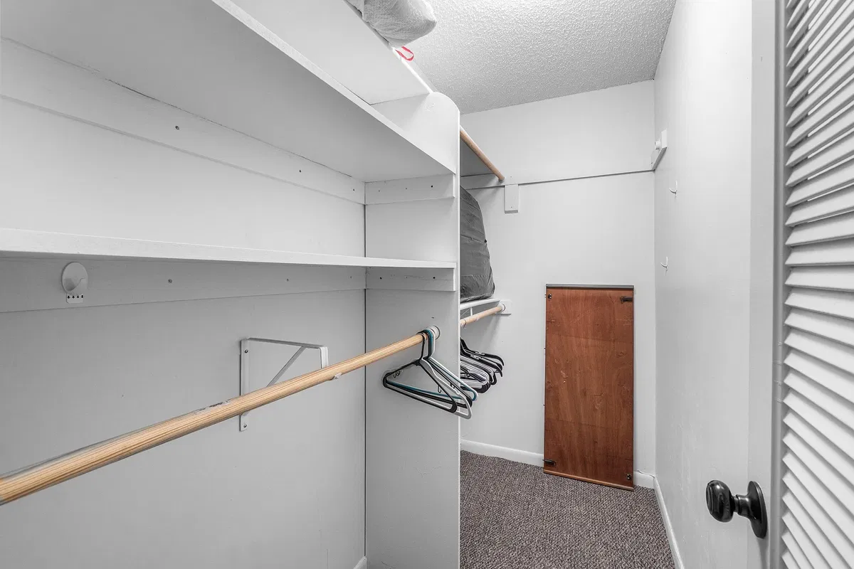 Residence photo 16