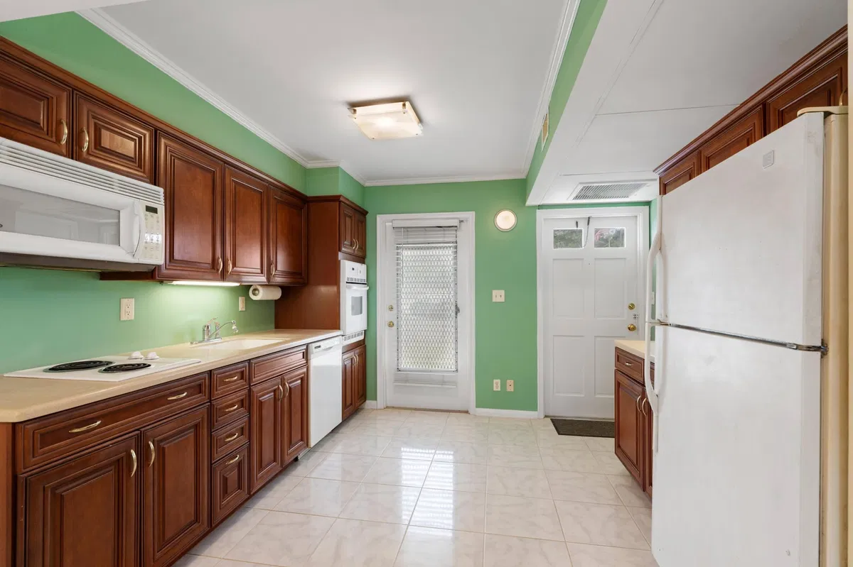 Unit D112 photo 10