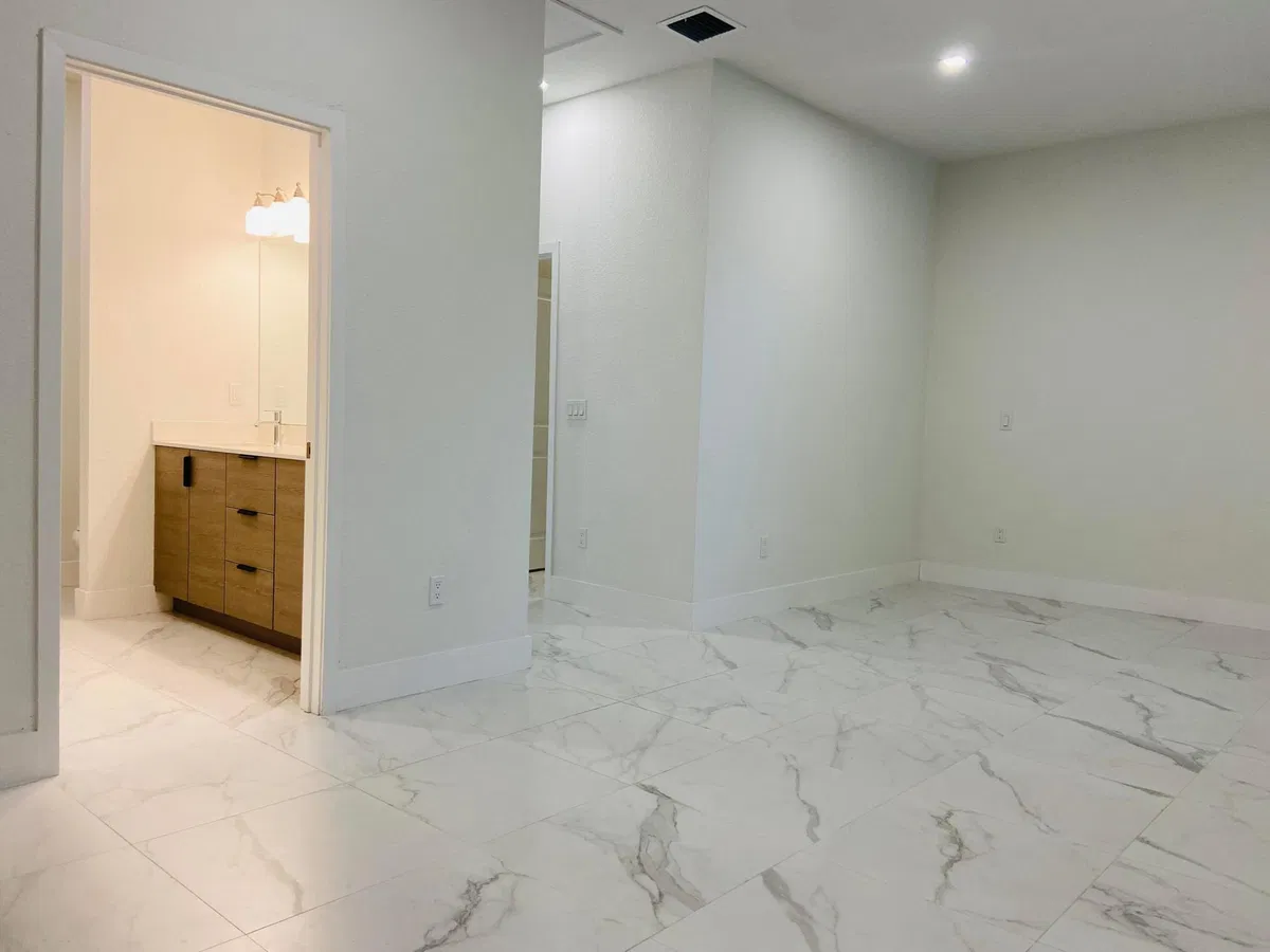 Residence photo 16