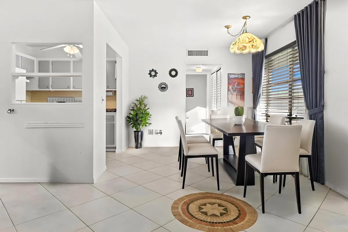 Residence photo 7