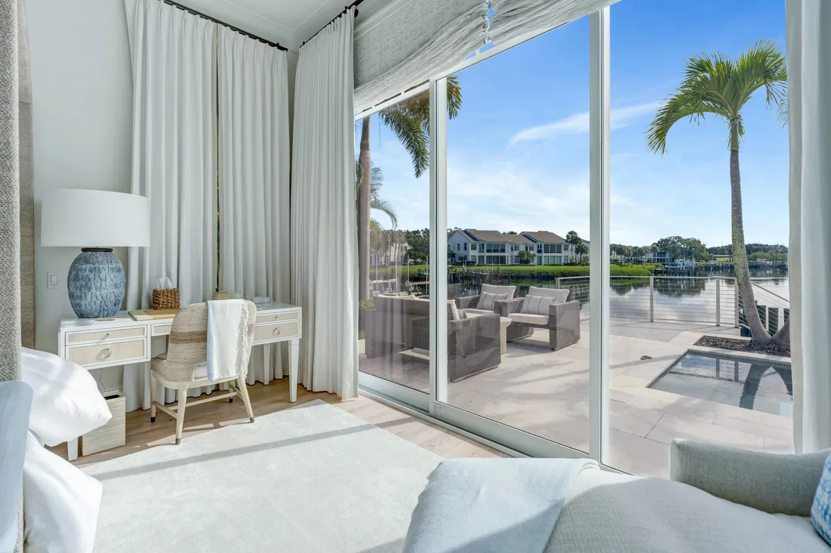 Admirals Cove Residence photo 25