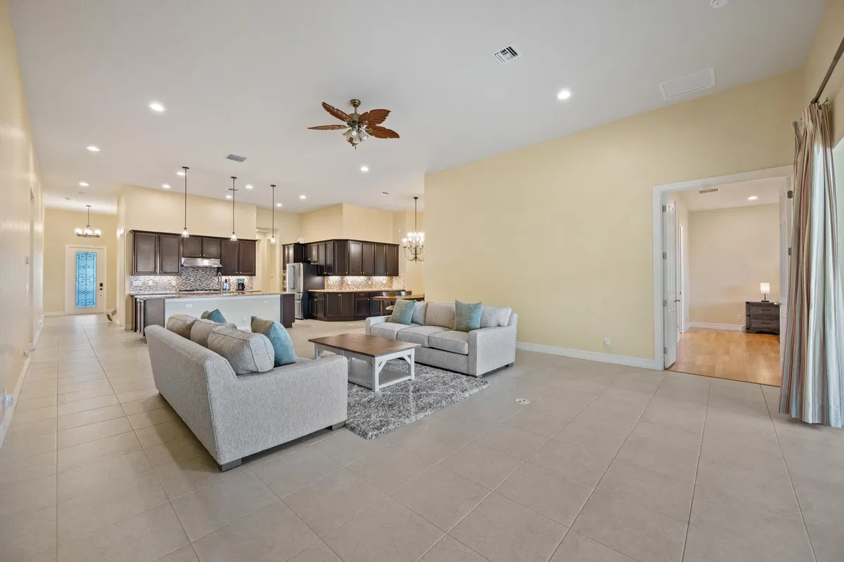 Residence photo 7